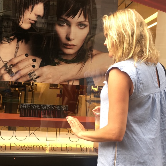 Meet your Posher, Natalie - Picture 2 of 5